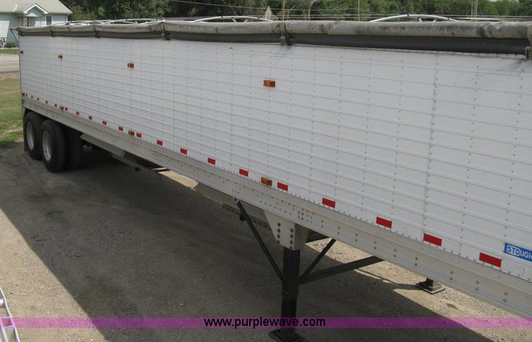 image for item A4315 2009 Stoughton 40' grain trailer