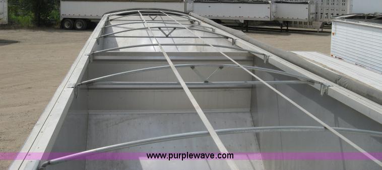 image for item A4315 2009 Stoughton 40' grain trailer