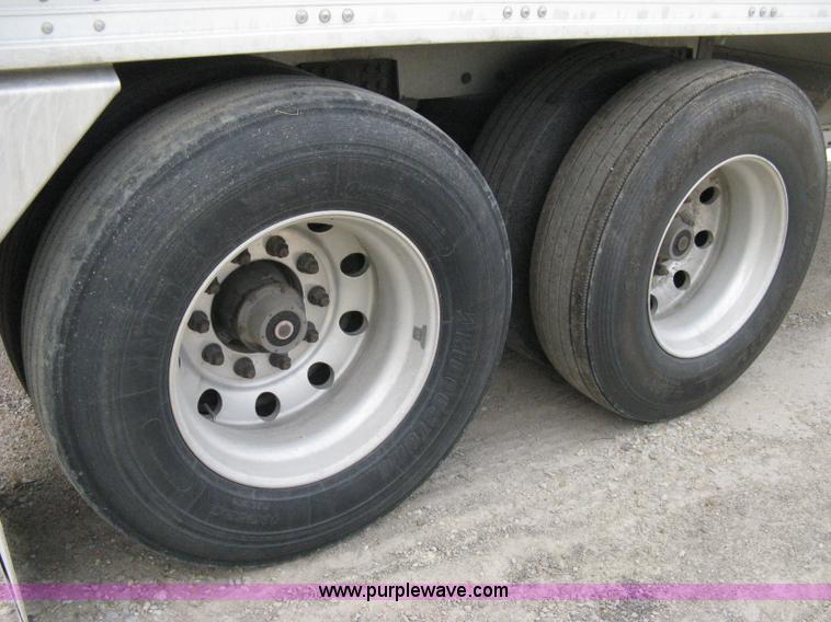 image for item A4315 2009 Stoughton 40' grain trailer