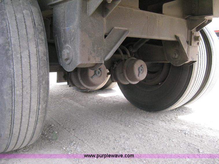 image for item A4315 2009 Stoughton 40' grain trailer