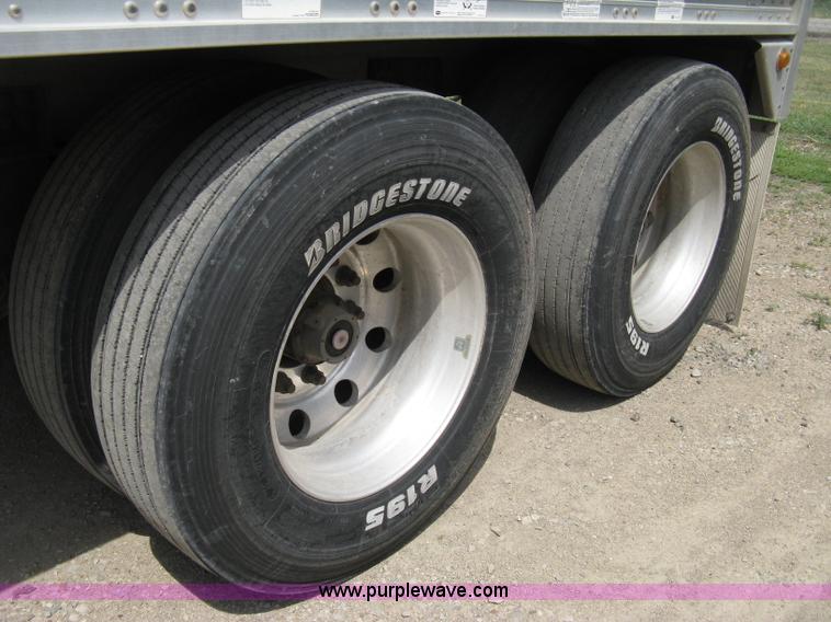 image for item A4315 2009 Stoughton 40' grain trailer