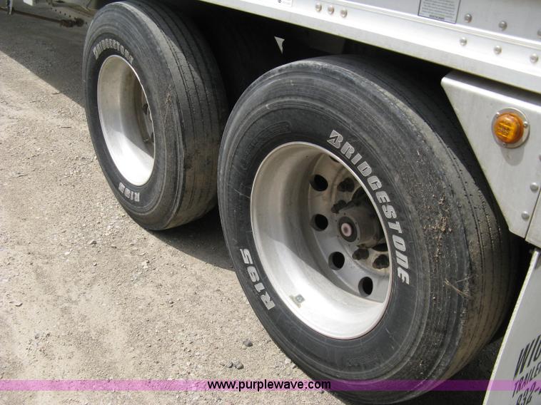 image for item A4315 2009 Stoughton 40' grain trailer