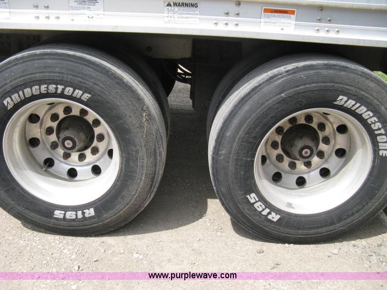 image for item A4315 2009 Stoughton 40' grain trailer