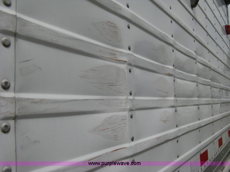 image for item A4315 2009 Stoughton 40' grain trailer