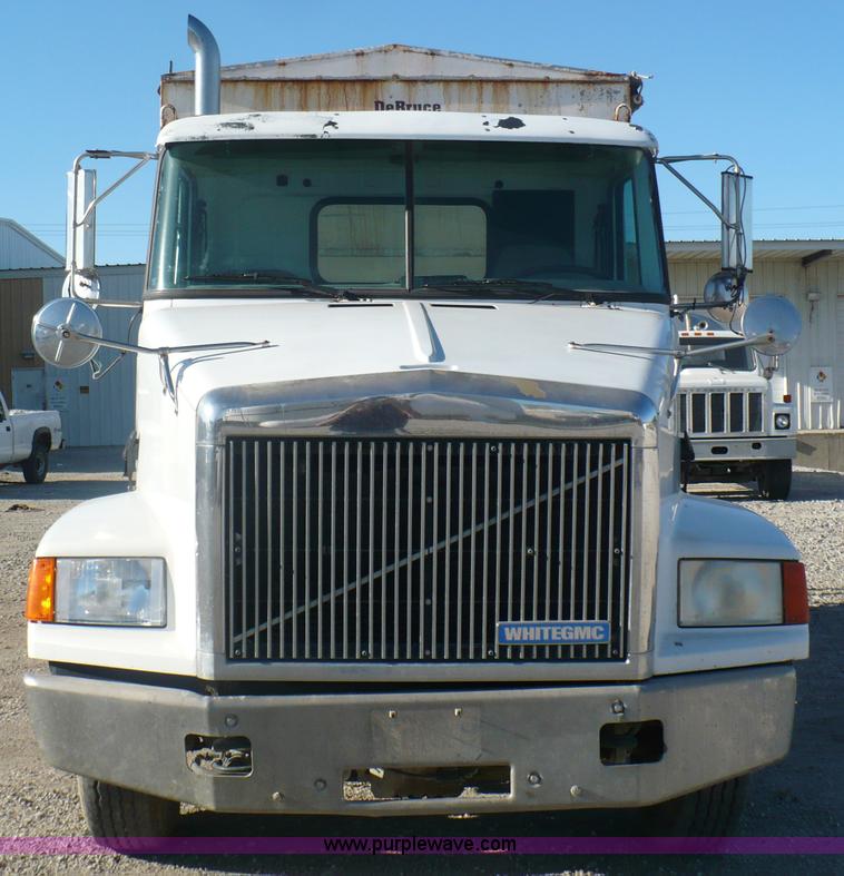 image for item A4863 1995 GMC White WCA dry fertilizer tender truck