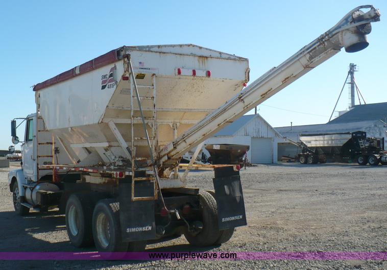 image for item A4863 1995 GMC White WCA dry fertilizer tender truck