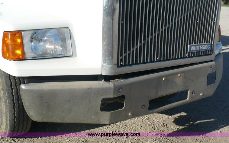 image for item A4863 1995 GMC White WCA dry fertilizer tender truck