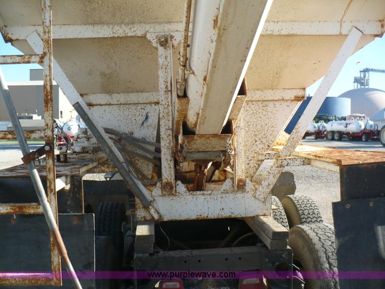 image for item A4863 1995 GMC White WCA dry fertilizer tender truck
