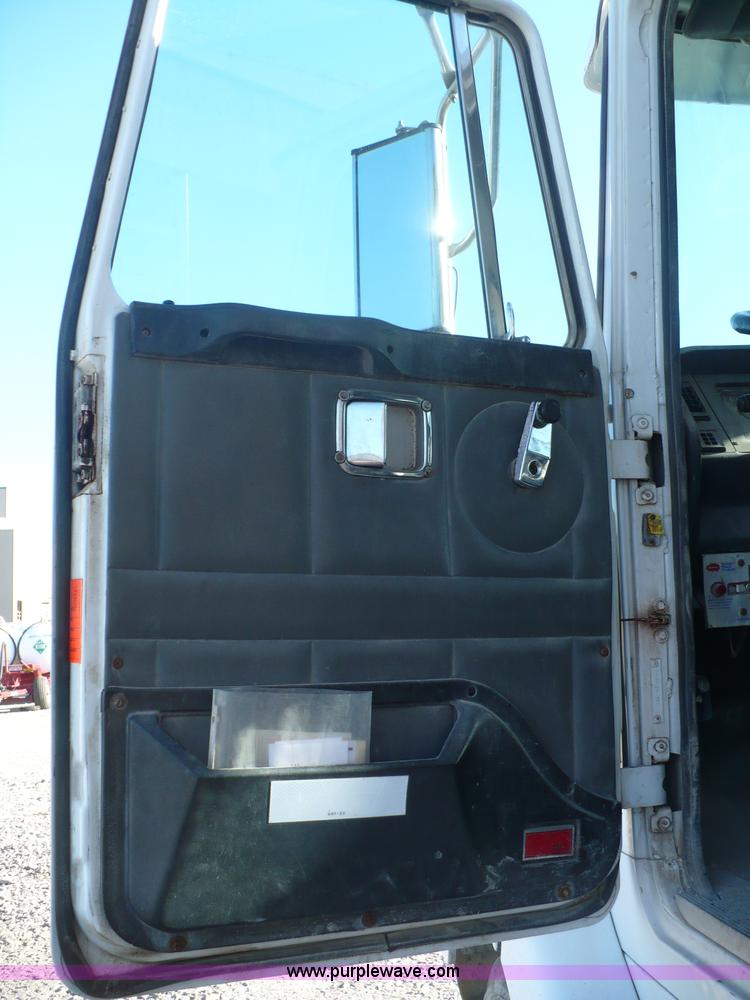 image for item A4863 1995 GMC White WCA dry fertilizer tender truck