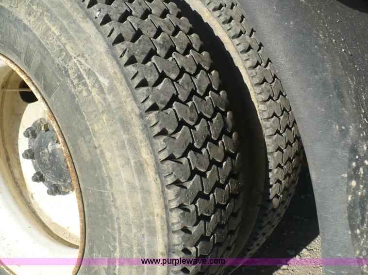 image for item A4863 1995 GMC White WCA dry fertilizer tender truck