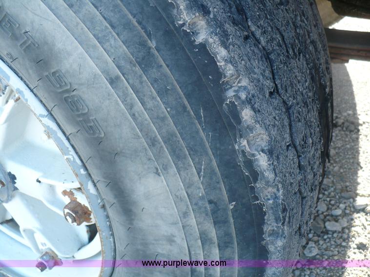 image for item A4864 1983 International S2500 liquid fertilizer tender truck