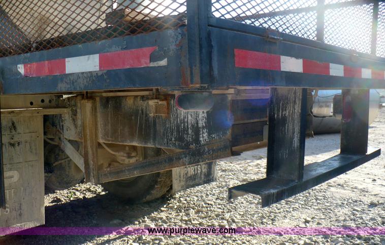 image for item A4864 1983 International S2500 liquid fertilizer tender truck