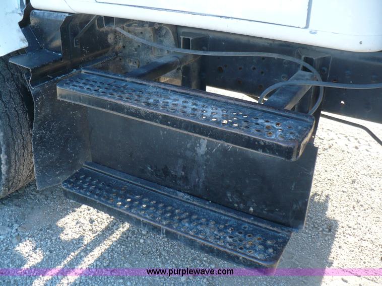 image for item A4864 1983 International S2500 liquid fertilizer tender truck