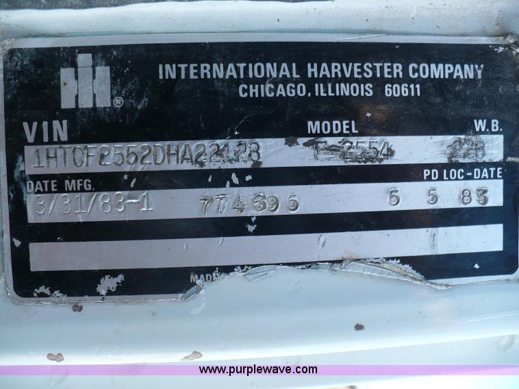 image for item A4864 1983 International S2500 liquid fertilizer tender truck