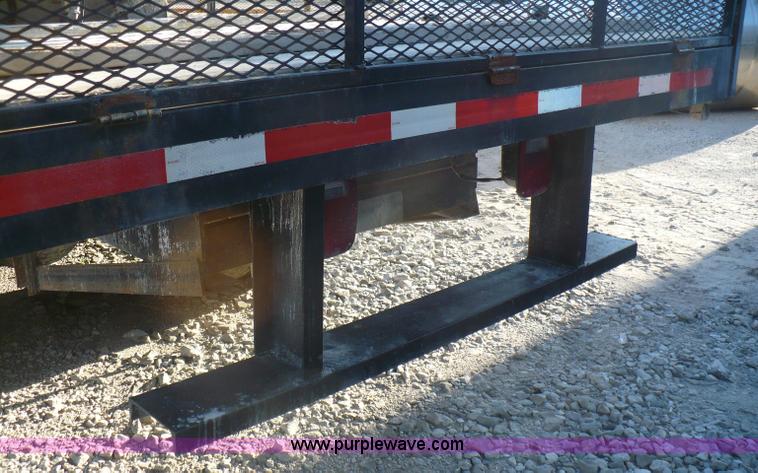 image for item A4864 1983 International S2500 liquid fertilizer tender truck