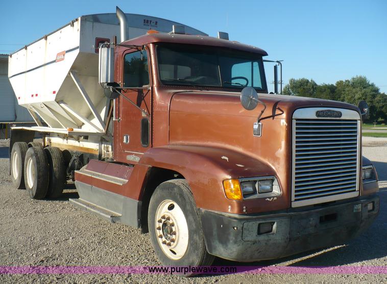image for item A4865 1995 Freightliner FLD120 dry fertilizer tender truck