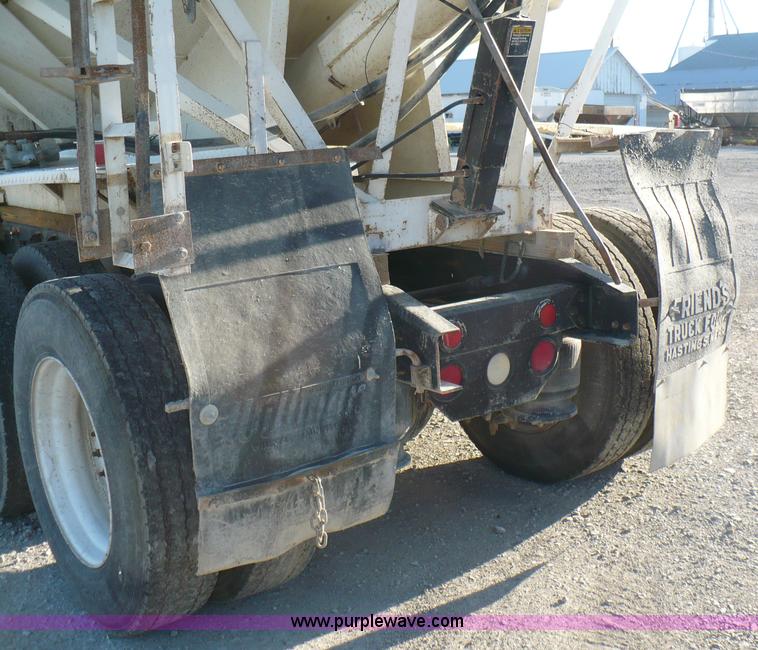 image for item A4865 1995 Freightliner FLD120 dry fertilizer tender truck