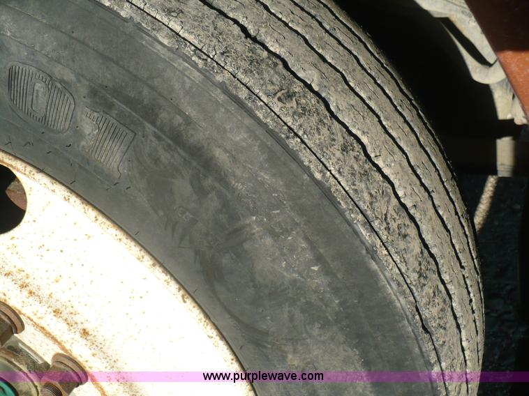 image for item A4865 1995 Freightliner FLD120 dry fertilizer tender truck