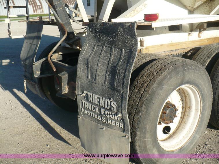 image for item A4865 1995 Freightliner FLD120 dry fertilizer tender truck