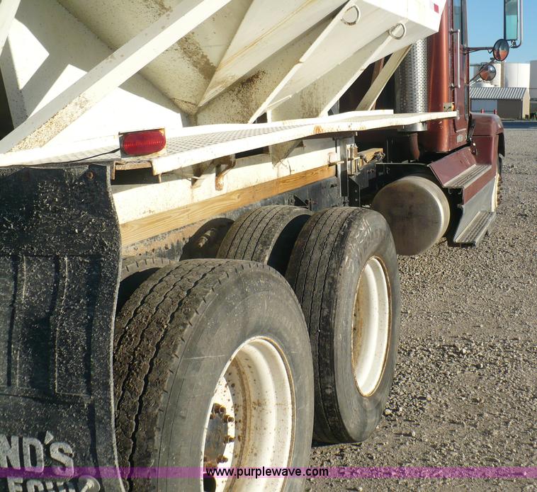 image for item A4865 1995 Freightliner FLD120 dry fertilizer tender truck
