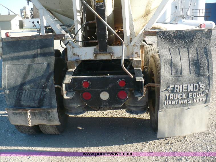 image for item A4865 1995 Freightliner FLD120 dry fertilizer tender truck