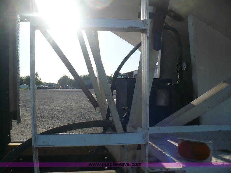 image for item A4865 1995 Freightliner FLD120 dry fertilizer tender truck