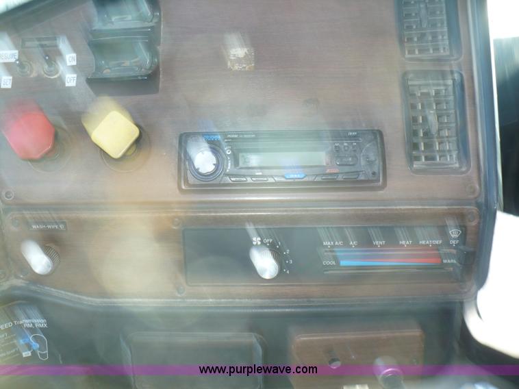 image for item A4865 1995 Freightliner FLD120 dry fertilizer tender truck