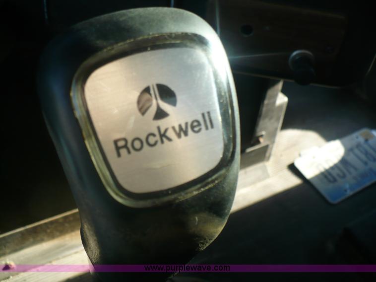 image for item A4865 1995 Freightliner FLD120 dry fertilizer tender truck