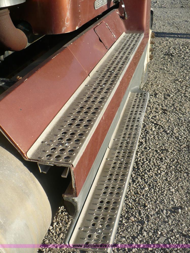 image for item A4865 1995 Freightliner FLD120 dry fertilizer tender truck