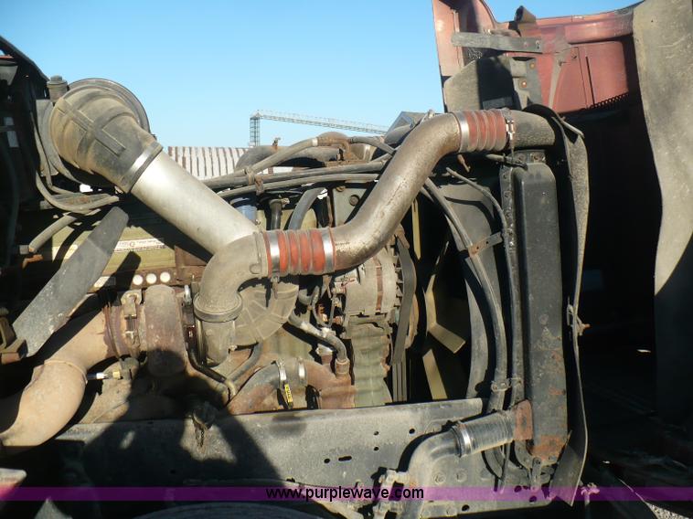 image for item A4865 1995 Freightliner FLD120 dry fertilizer tender truck