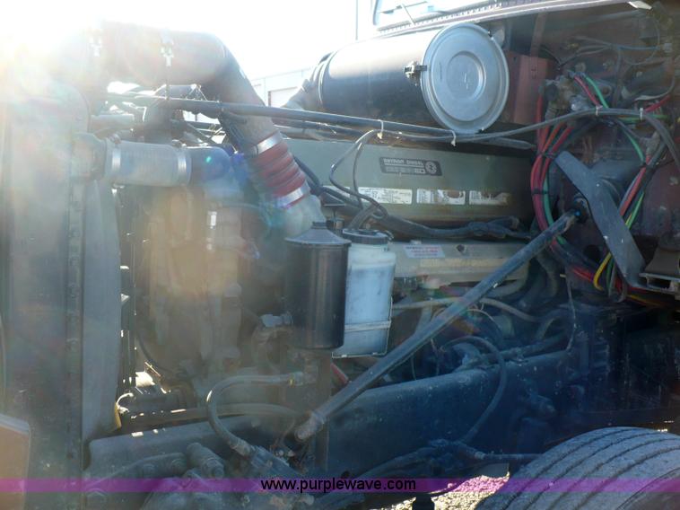 image for item A4865 1995 Freightliner FLD120 dry fertilizer tender truck