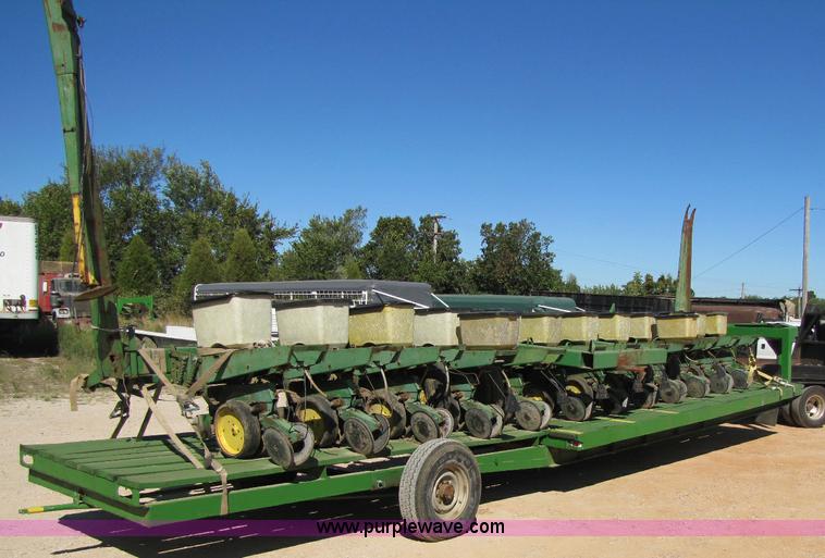 image for item A5038 John Deere 7000 12 row planter