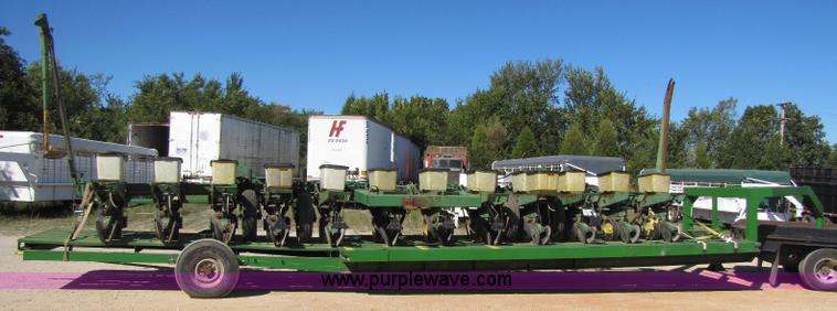 image for item A5038 John Deere 7000 12 row planter