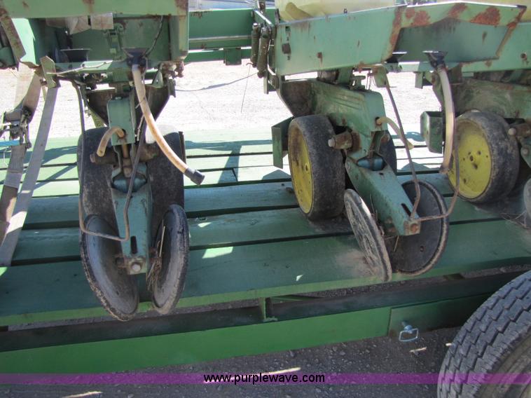 image for item A5038 John Deere 7000 12 row planter