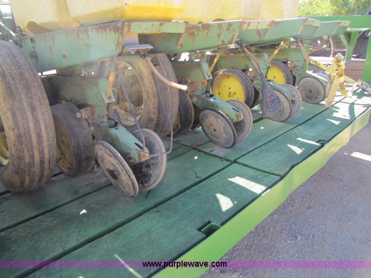 image for item A5038 John Deere 7000 12 row planter