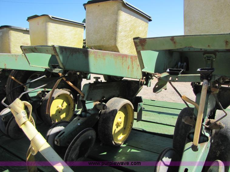 image for item A5038 John Deere 7000 12 row planter