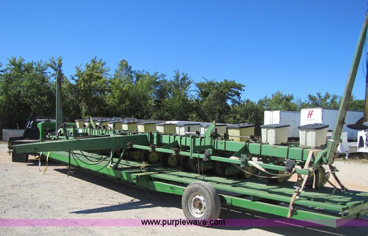 image for item A5038 John Deere 7000 12 row planter