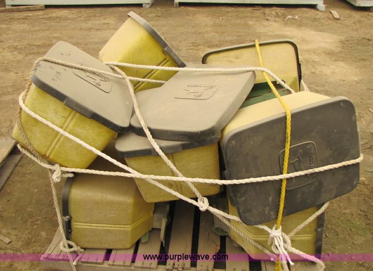 image for item A5038 John Deere 7000 12 row planter