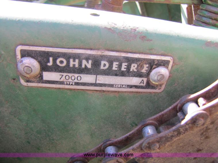 image for item A5038 John Deere 7000 12 row planter
