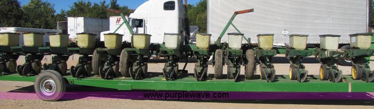 image for item A5040 John Deere 7000 13 row planter