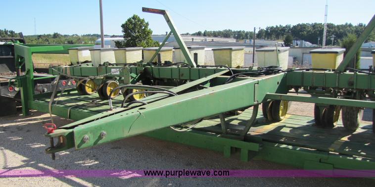 image for item A5040 John Deere 7000 13 row planter