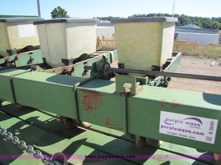 image for item A5040 John Deere 7000 13 row planter