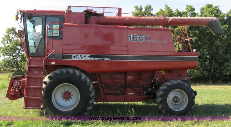 image for item A5453 1986 Case IH 1660 RWA Axial-Flow combine