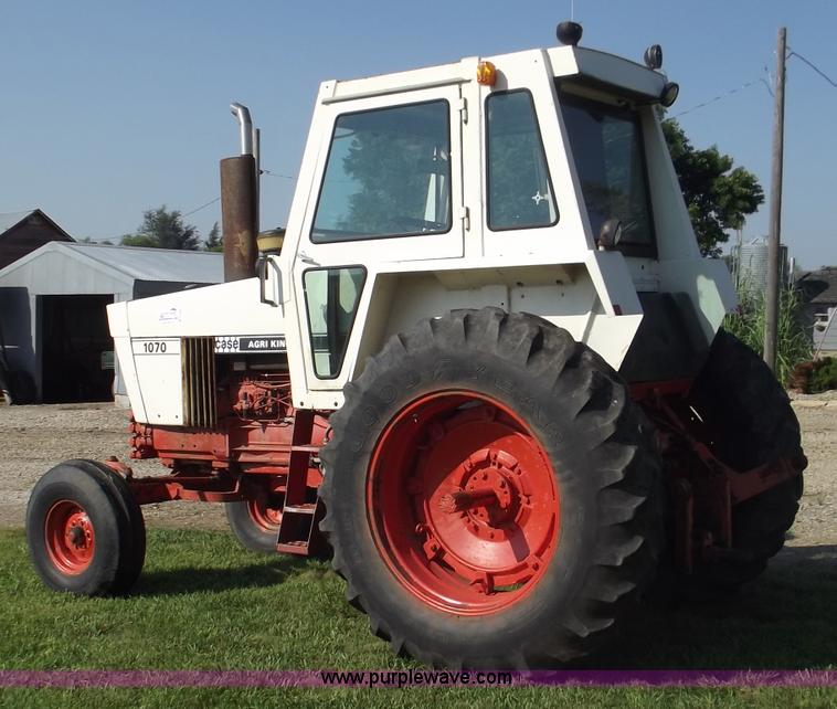 image for item B5002 Case Agri King 1070 tractor