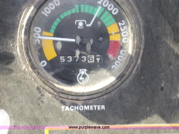 image for item B5002 Case Agri King 1070 tractor