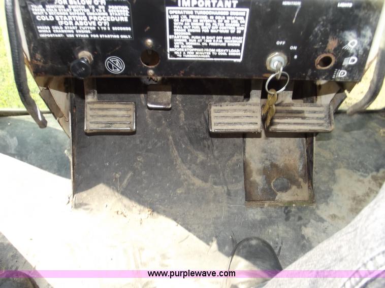 image for item B5002 Case Agri King 1070 tractor