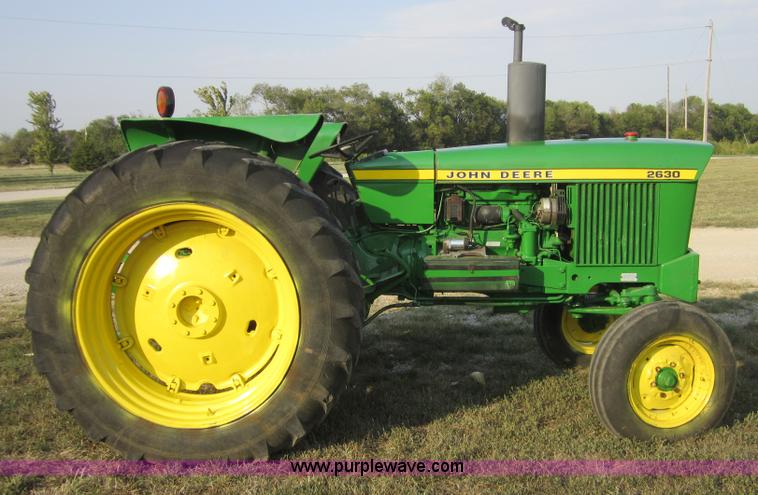 image for item C5001 John Deere 2630 tractor