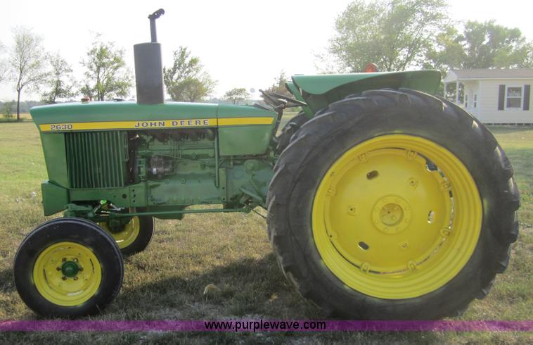 image for item C5001 John Deere 2630 tractor