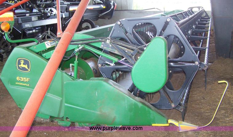 image for item D8515 2005 John Deere 635F 35' flex head