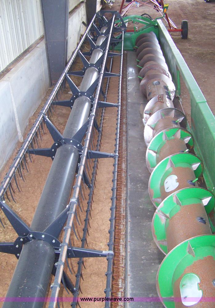 image for item D8515 2005 John Deere 635F 35' flex head